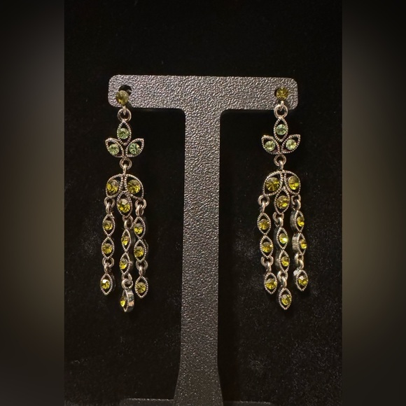 Jewelry - Vintage Chandelier Earrings 💚